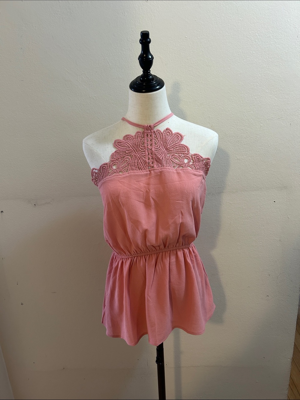 Noble U Pink Lace Halter Peplum Camisole